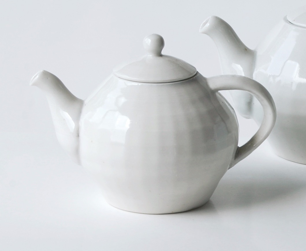 Teapot-by Jonathan Keep, UK